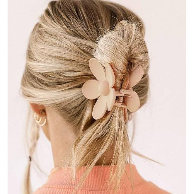 Matte Tone Daisy Hair Claw Clip