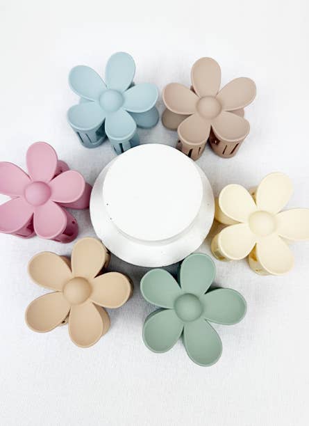Matte Tone Daisy Hair Claw Clip