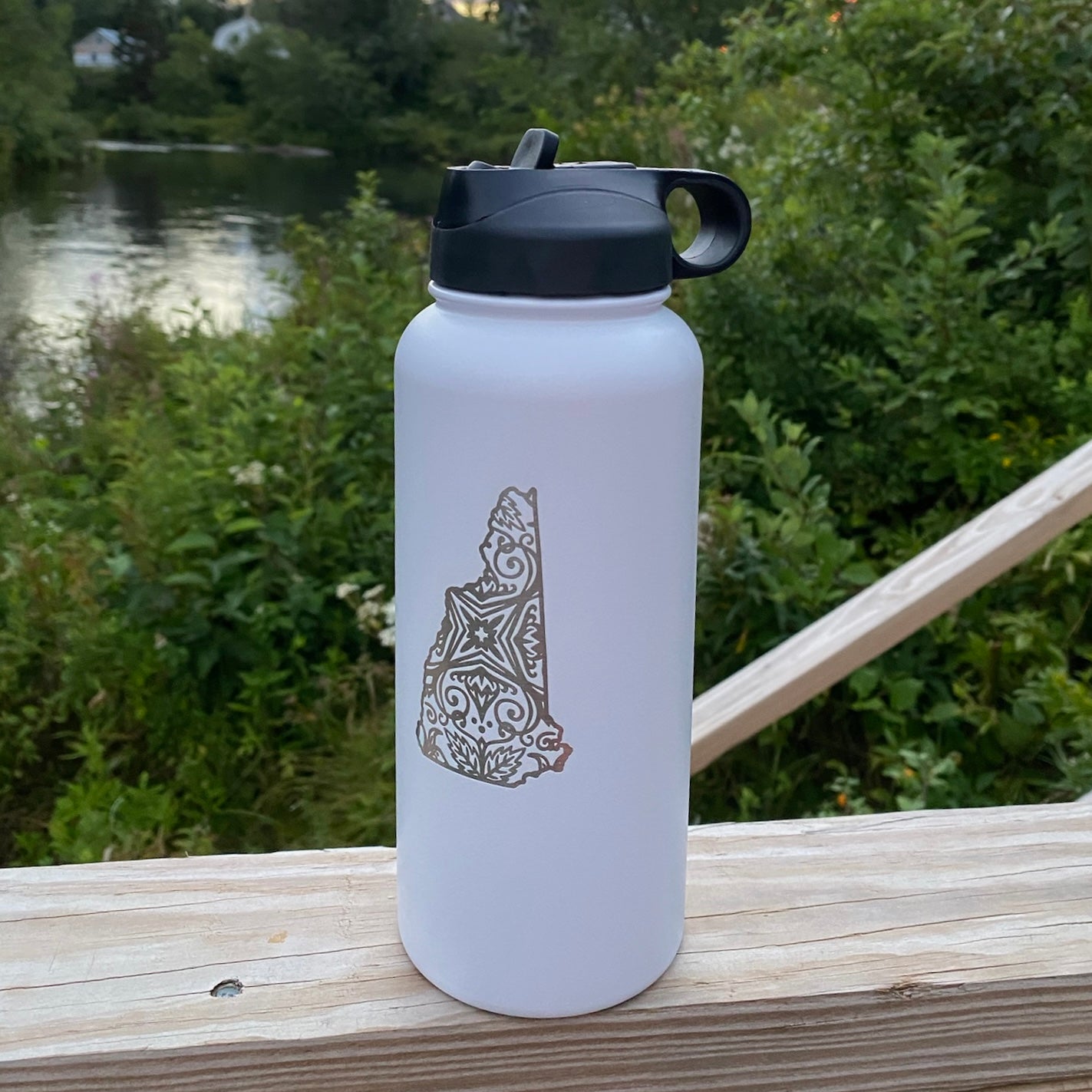 32oz Engraved NH State Water Bottle