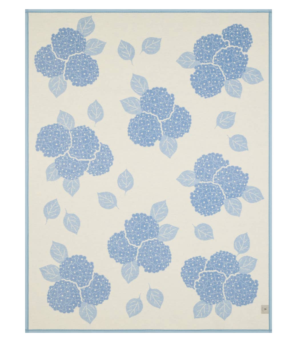 Hydrangeas Light Blue - ChappyWrap Blanket