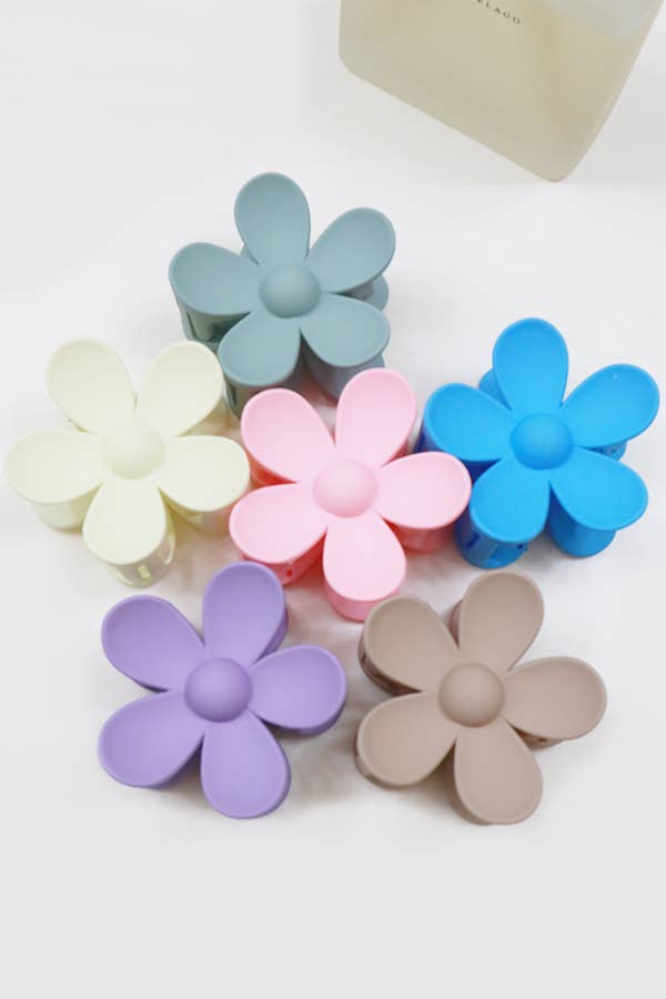 Daisy Matte Hair Claw